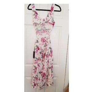 Forever 21 maxi dress shows your back